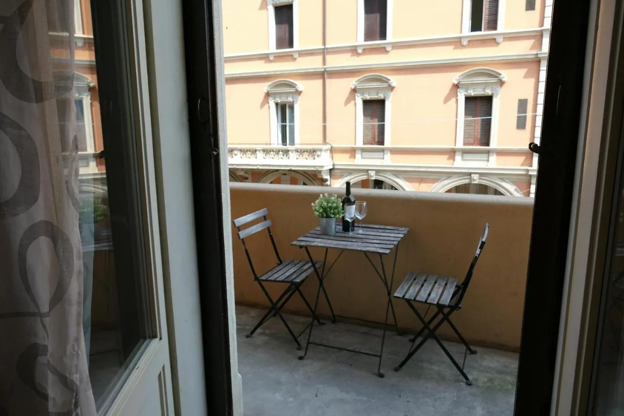 Piazza Dei Martiri Apartman Bologna 0*,  Olaszország