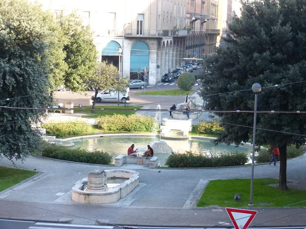 Piazza dei Martiri Appartamento Bologna Italia